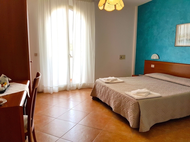 Imagen de la habitación del Hotel Alexander, GIARDINI NAXOS. Foto 12