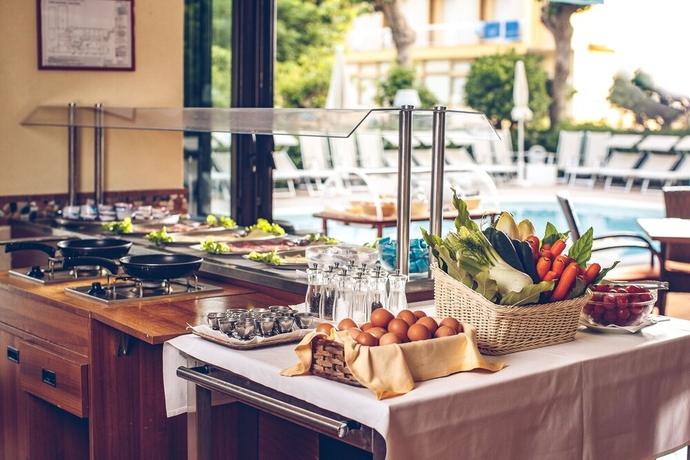 Imagen del bar/restaurante del Hotel Alexander, Gabicce Mare. Foto 9