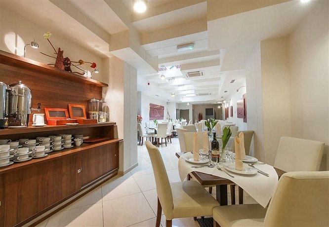 Imagen del bar/restaurante del Hotel Alexander I. Foto 2