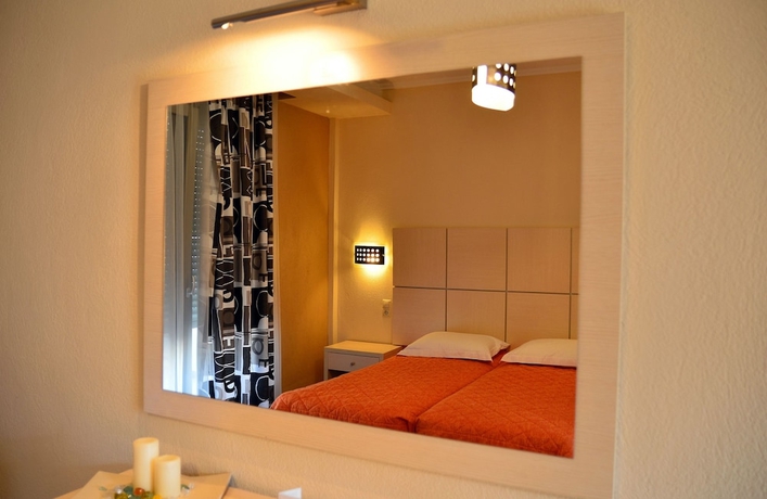 Imagen de la habitación del Hotel Alexander Inn, Stavros. Foto 17