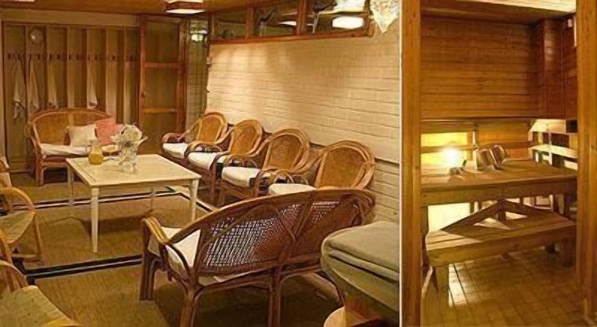 Imagen de la piscina del Hotel Alexander, M&auml;ntt&auml;. Foto 20