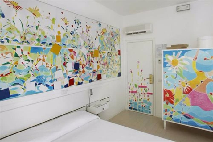 Imagen de la habitación del Hotel Alexander Museum Palace. Foto 14