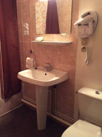 Imagen de la habitación del Hotel Alexander, PERPIGNAN. Foto 3