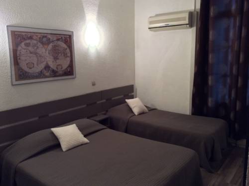 Imagen de la habitación del Hotel Alexander, PERPIGNAN. Foto 4