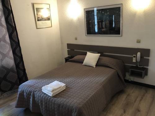 Imagen de la habitación del Hotel Alexander, PERPIGNAN. Foto 9