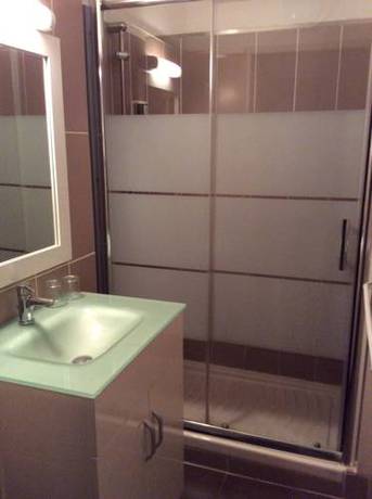 Imagen de la habitación del Hotel Alexander, PERPIGNAN. Foto 12