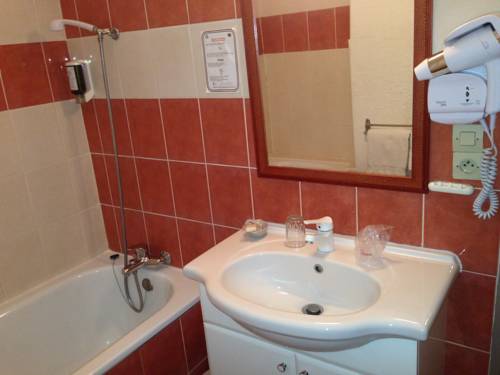 Imagen de la habitación del Hotel Alexander, PERPIGNAN. Foto 15