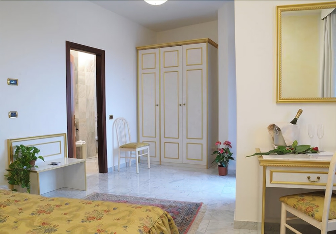 Imagen de la habitación del Hotel Alexander Palace. Foto 4