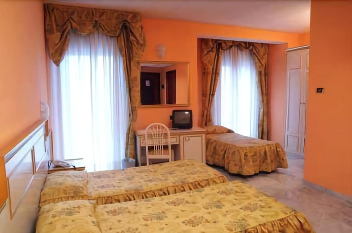 Imagen de la habitación del Hotel Alexander Palace. Foto 5