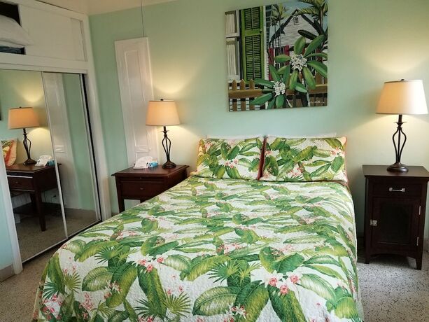 Imagen de la habitación del Hotel Alexander Palms Court. Foto 18