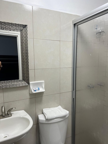 Imagen de la habitación del Hotel Alexander, Puerto Pe&ntilde;asco. Foto 11