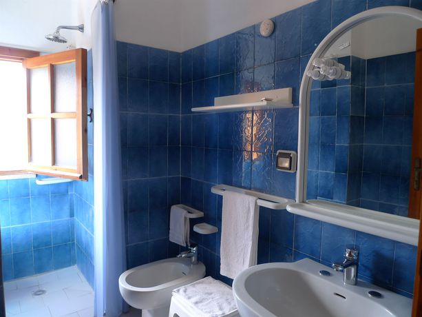 Imagen de los exteriores del Hotel Alexander, Santa Domenica. Foto 14