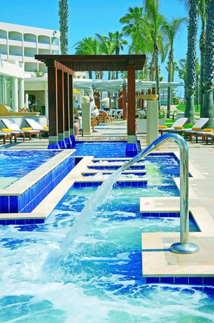 Imagen de los exteriores del Hotel Alexander The Great Beach. Foto 10