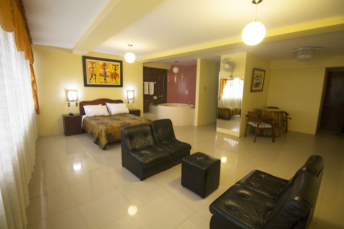 Imagen de la habitación del Hotel Alexander, Trujillo. Foto 2