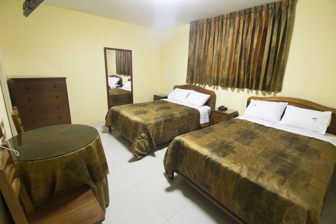 Imagen de la habitación del Hotel Alexander, Trujillo. Foto 6