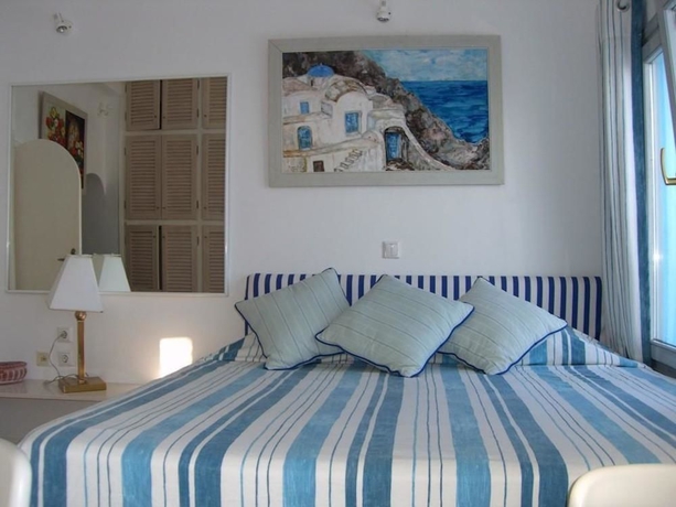 Imagen de la habitación del Hotel Alexander Villas. Foto 10