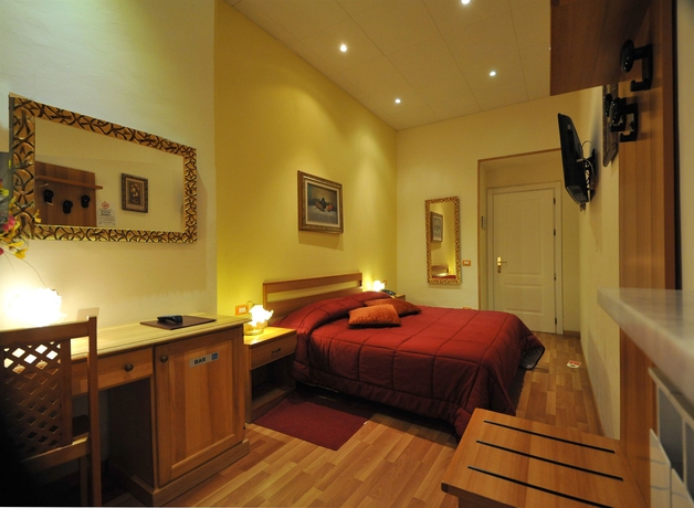 Imagen de la habitación del Hotel Alexander and Spa. Foto 4