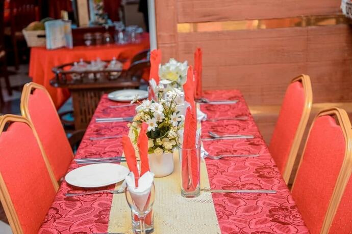 Imagen general del Hotel Alexander and Tours. Foto 1