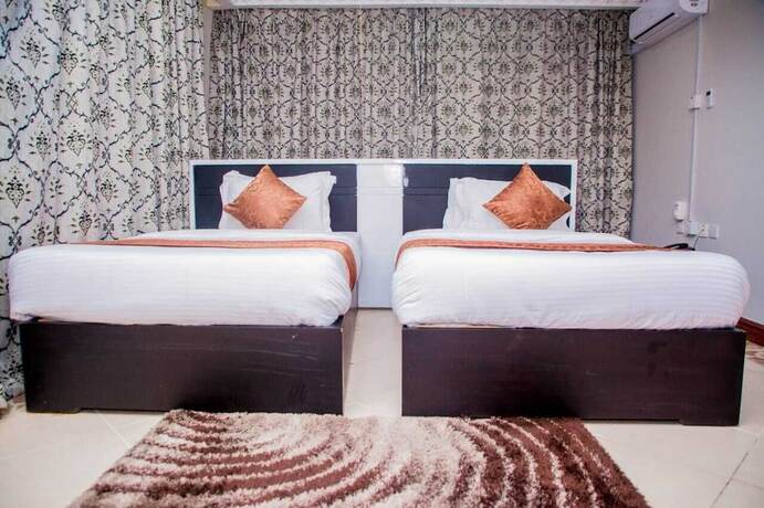 Imagen de la habitación del Hotel Alexander and Tours. Foto 12