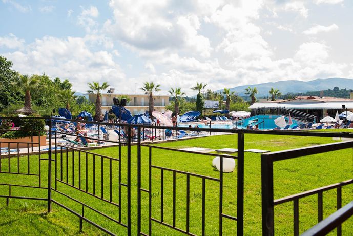 Imagen de los exteriores del Hotel Alexander the Great. Foto 12