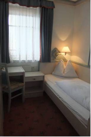 Imagen de la habitación del Hotel Alexanderhof. Foto 9