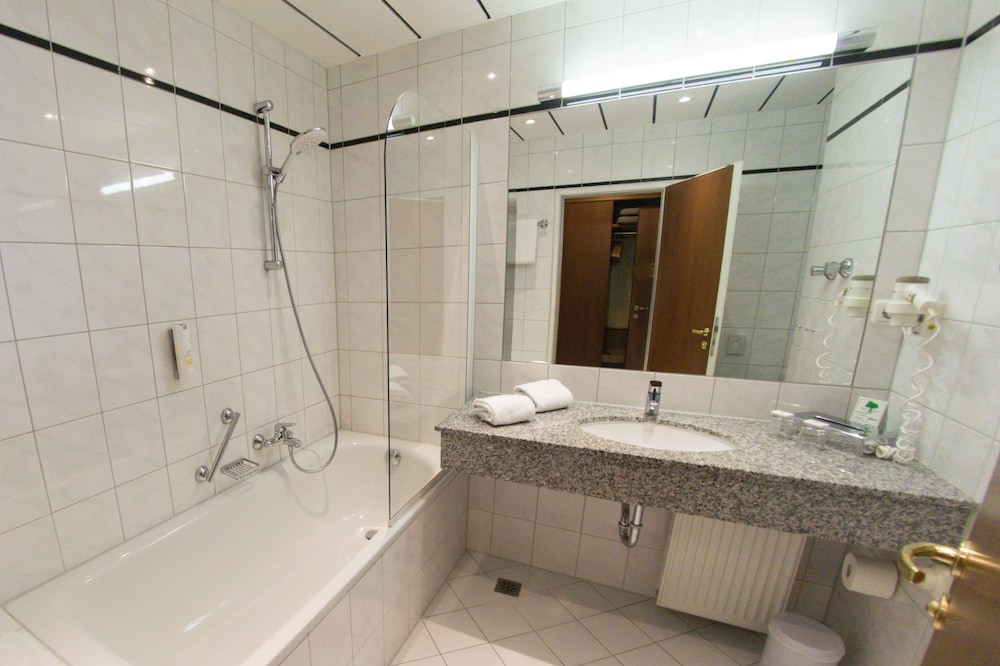 Imagen de la habitación del Hotel Alexandersbad. Foto 13