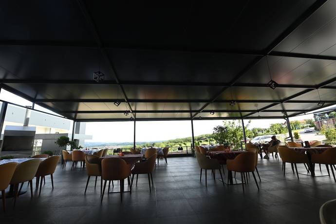 Imagen del bar/restaurante del Hotel Alexanderville. Foto 3