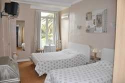 Imagen de la habitación del Hotel Alexandra, Antibes. Foto 4