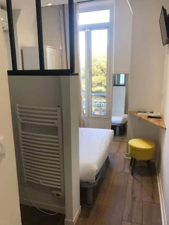 Imagen de la habitación del Hotel Alexandra, Antibes. Foto 5