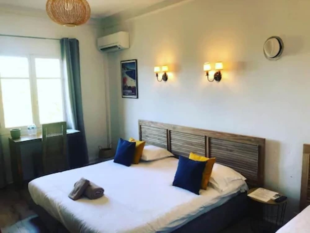 Imagen de la habitación del Hotel Alexandra, Antibes. Foto 6