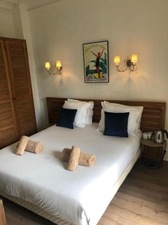 Imagen de la habitación del Hotel Alexandra, Antibes. Foto 7