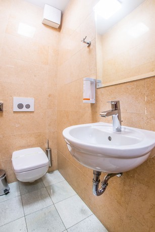 Imagen de la habitación del Hotel Alexandra Business. Foto 10