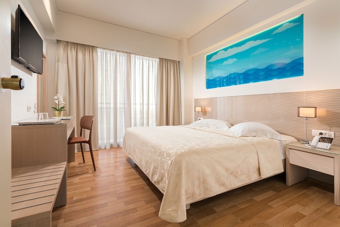 Imagen de la habitación del Hotel Alexandra, Cos Ciudad. Foto 7