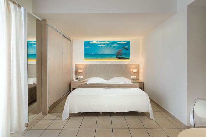 Imagen de la habitación del Hotel Alexandra, Cos Ciudad. Foto 10