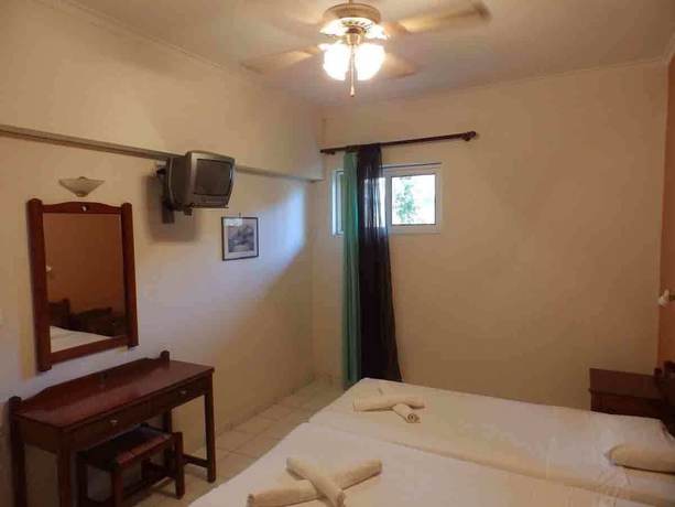 Imagen de la habitación del Hotel Alexandra, Galatas. Foto 15
