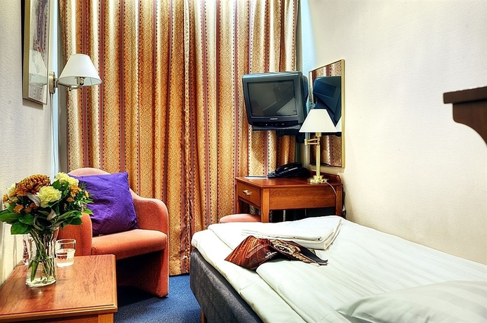 Imagen de la habitación del Hotel Alexandra Hotel. Foto 7