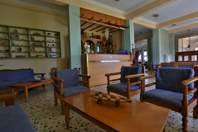 Imagen del bar/restaurante del Hotel Alexandra, Megas Gialos Varis. Foto 2