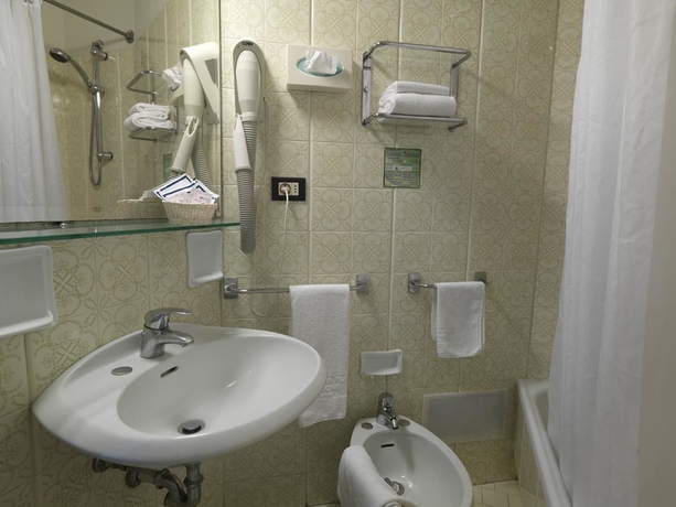 Imagen de la habitación del Hotel Alexandra Plaza. Foto 7