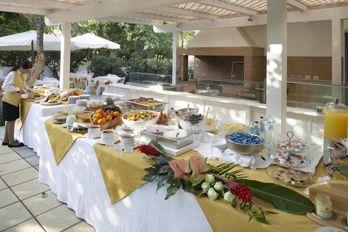 Imagen del bar/restaurante del Hotel Alexandra Plaza. Foto 4