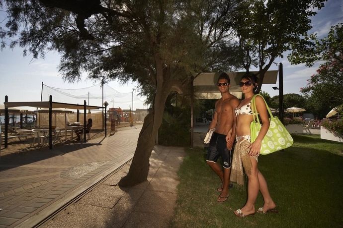 Imagen de los exteriores del Hotel Alexandra Plaza. Foto 13