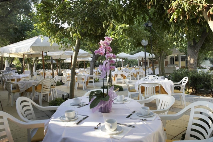 Imagen del bar/restaurante del Hotel Alexandra Plaza. Foto 6