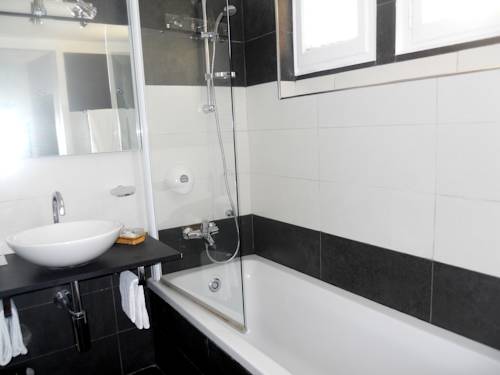 Imagen de la habitación del Hotel Alexandra, ROQUEBRUNE-CAP-MARTIN. Foto 2