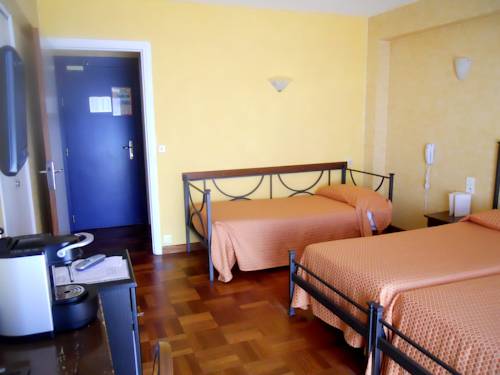 Imagen de la habitación del Hotel Alexandra, ROQUEBRUNE-CAP-MARTIN. Foto 5