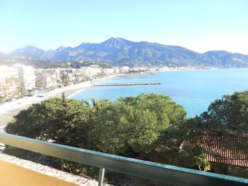 Imagen de la habitación del Hotel Alexandra, ROQUEBRUNE-CAP-MARTIN. Foto 7