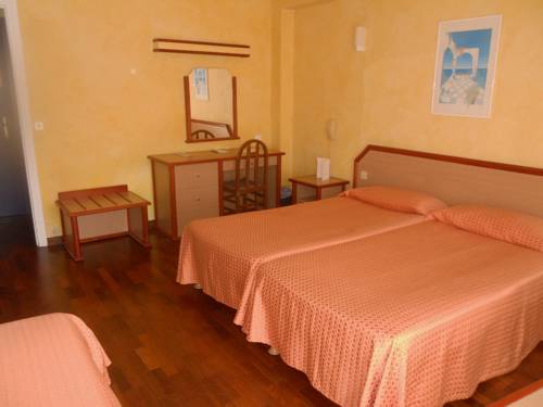 Imagen de la habitación del Hotel Alexandra, ROQUEBRUNE-CAP-MARTIN. Foto 9