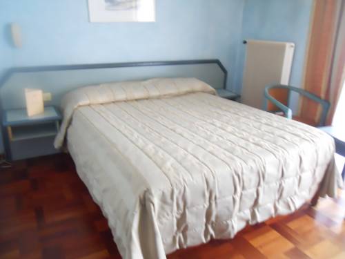 Imagen de la habitación del Hotel Alexandra, ROQUEBRUNE-CAP-MARTIN. Foto 14