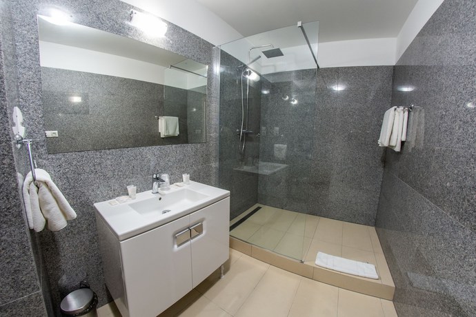 Imagen de la habitación del Hotel Alexandra &Scaron;port. Foto 12