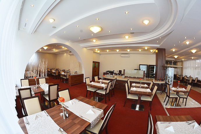 Imagen del bar/restaurante del Hotel Alexandra &Scaron;port. Foto 7