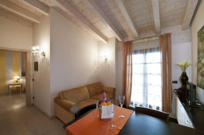 Imagen de la habitación del Hotel Alexandra Stay Residence. Foto 3