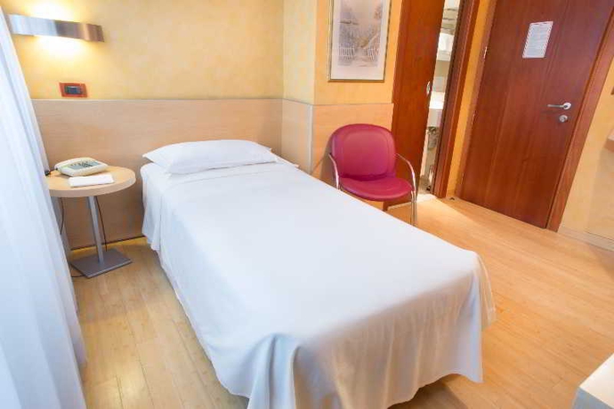 Imagen general del Hotel Alexandra, Turín. Foto 8